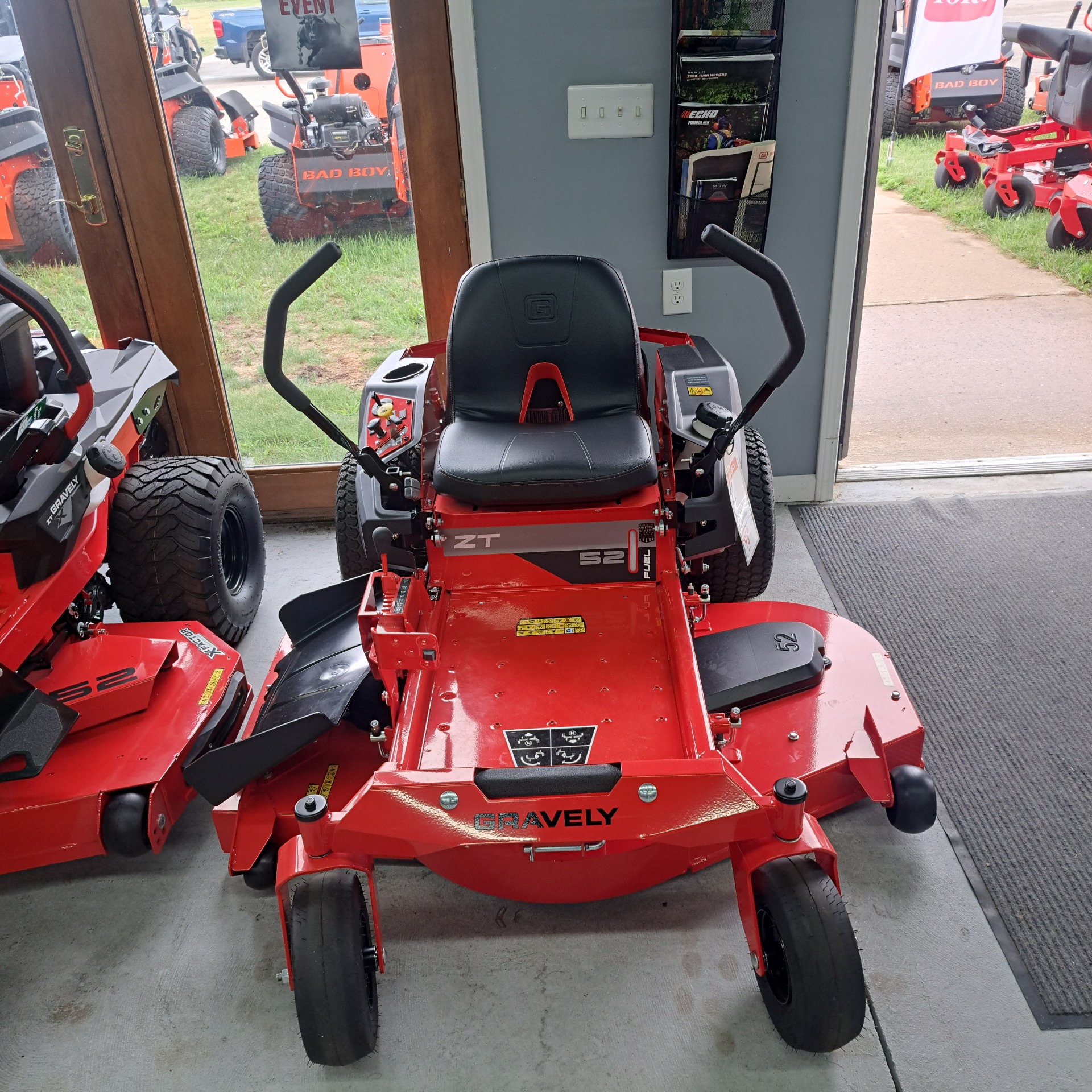 2024 Gravely USA ZT 52 in. Kawasaki FR651V 21.5 hp in Gaylord, Michigan - Photo 1