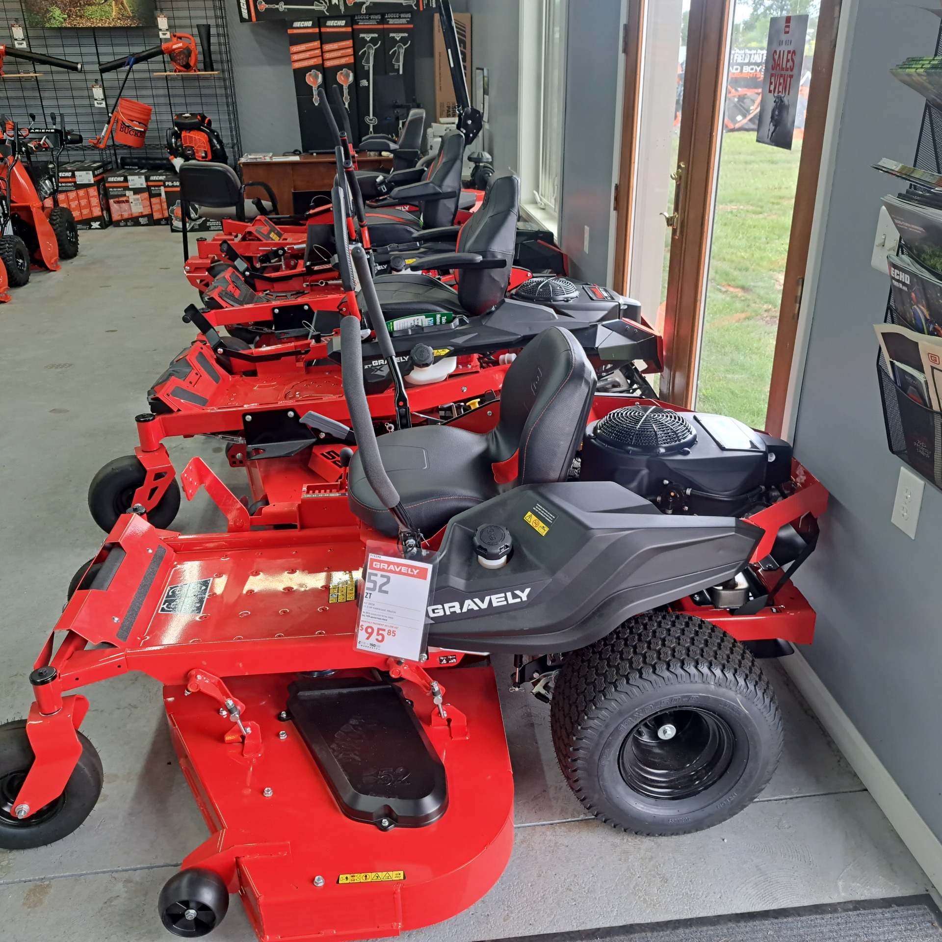 2024 Gravely USA ZT 52 in. Kawasaki FR651V 21.5 hp in Gaylord, Michigan - Photo 2
