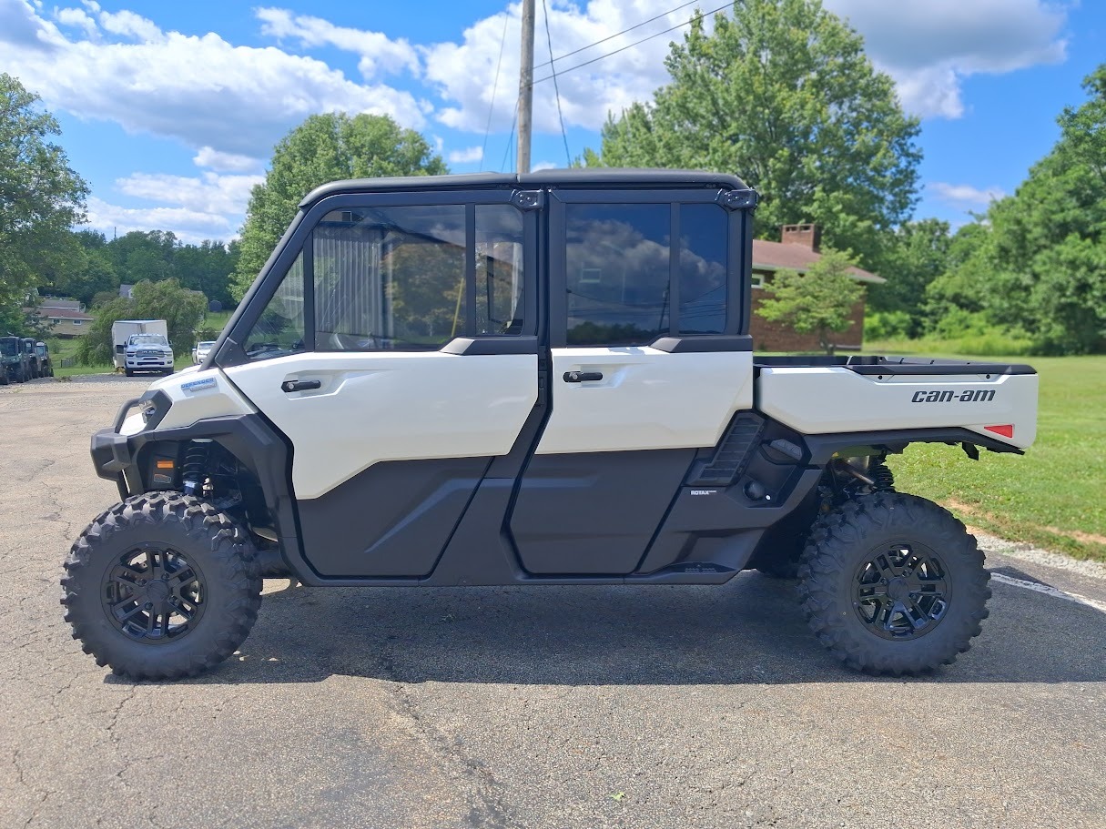 2026 Can-Am™ Defender MAX Limited HD11 2