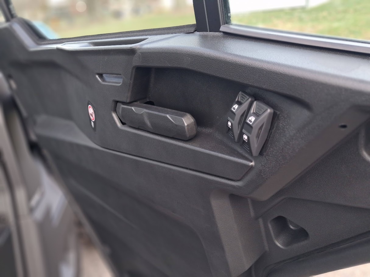 2026 Can-Am™ Defender DPS CAB 7