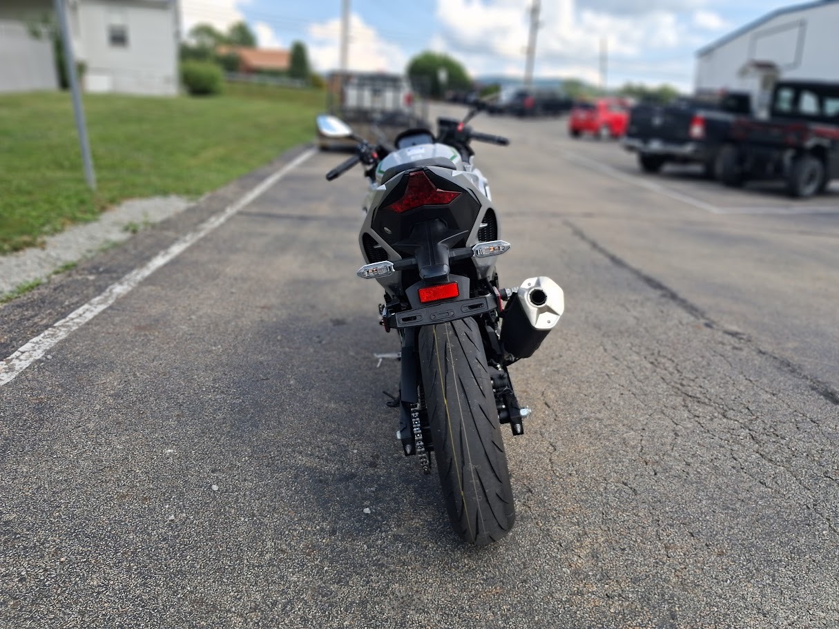 2024 Kawasaki Ninja 7 Hybrid ABS 4