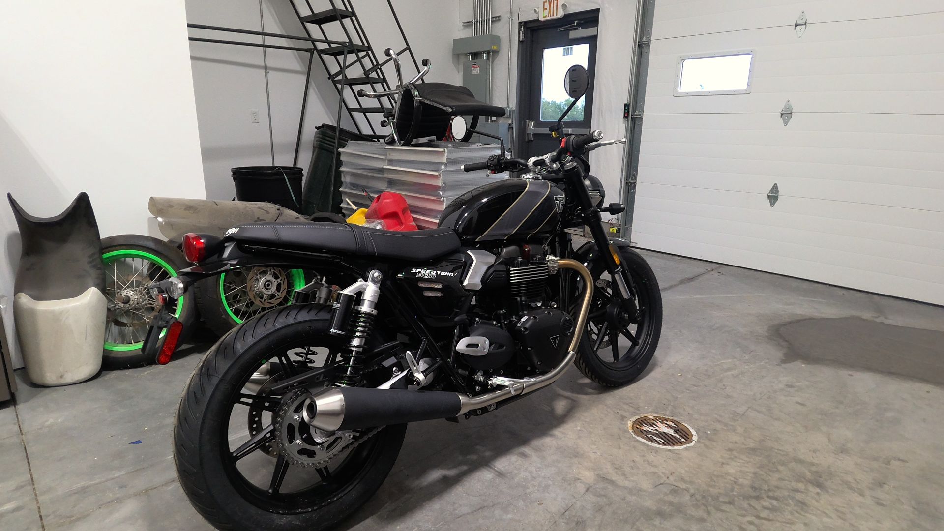 New 2025 Triumph Speed Twin 900 Phantom Black / Aurum Gold