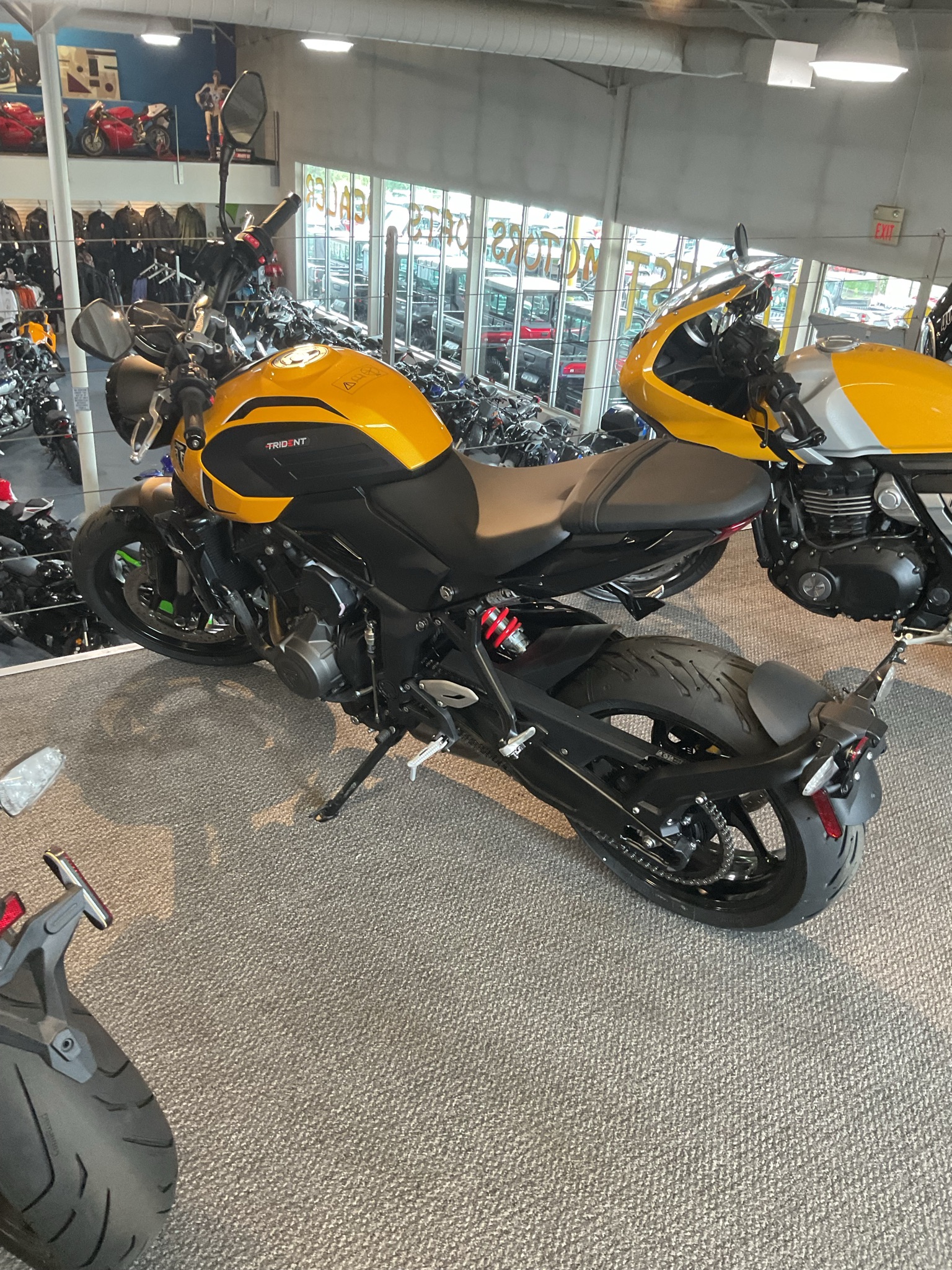 New 2026 Triumph Trident 660 Cosmic Yellow | Motorcycles in Iowa