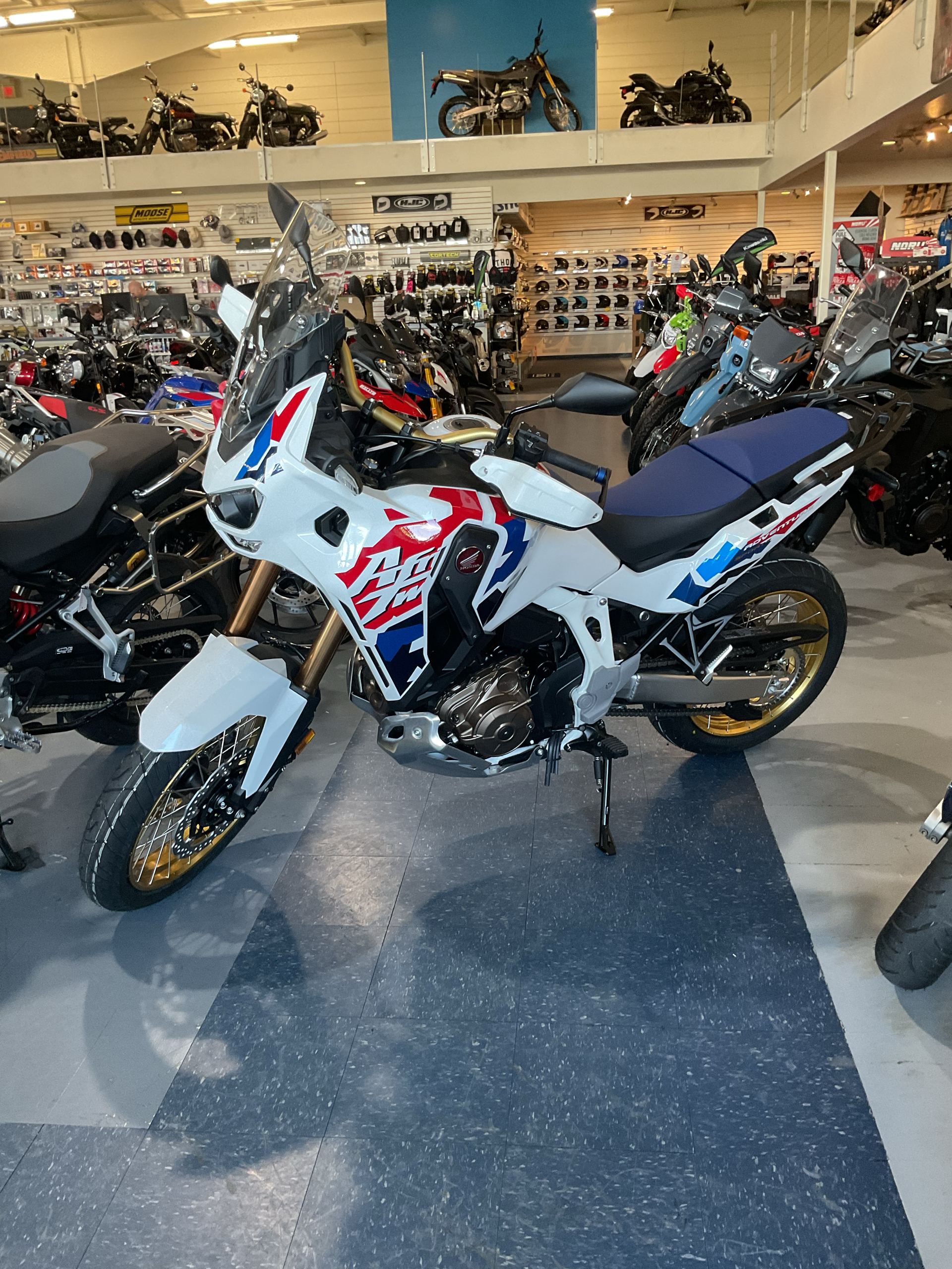 2025 Honda Africa Twin Adventure Sports ES DCT 1