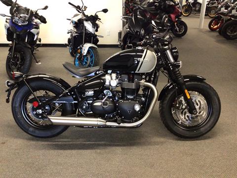 2025 Triumph Bonneville Bobber — photo 1 of 26