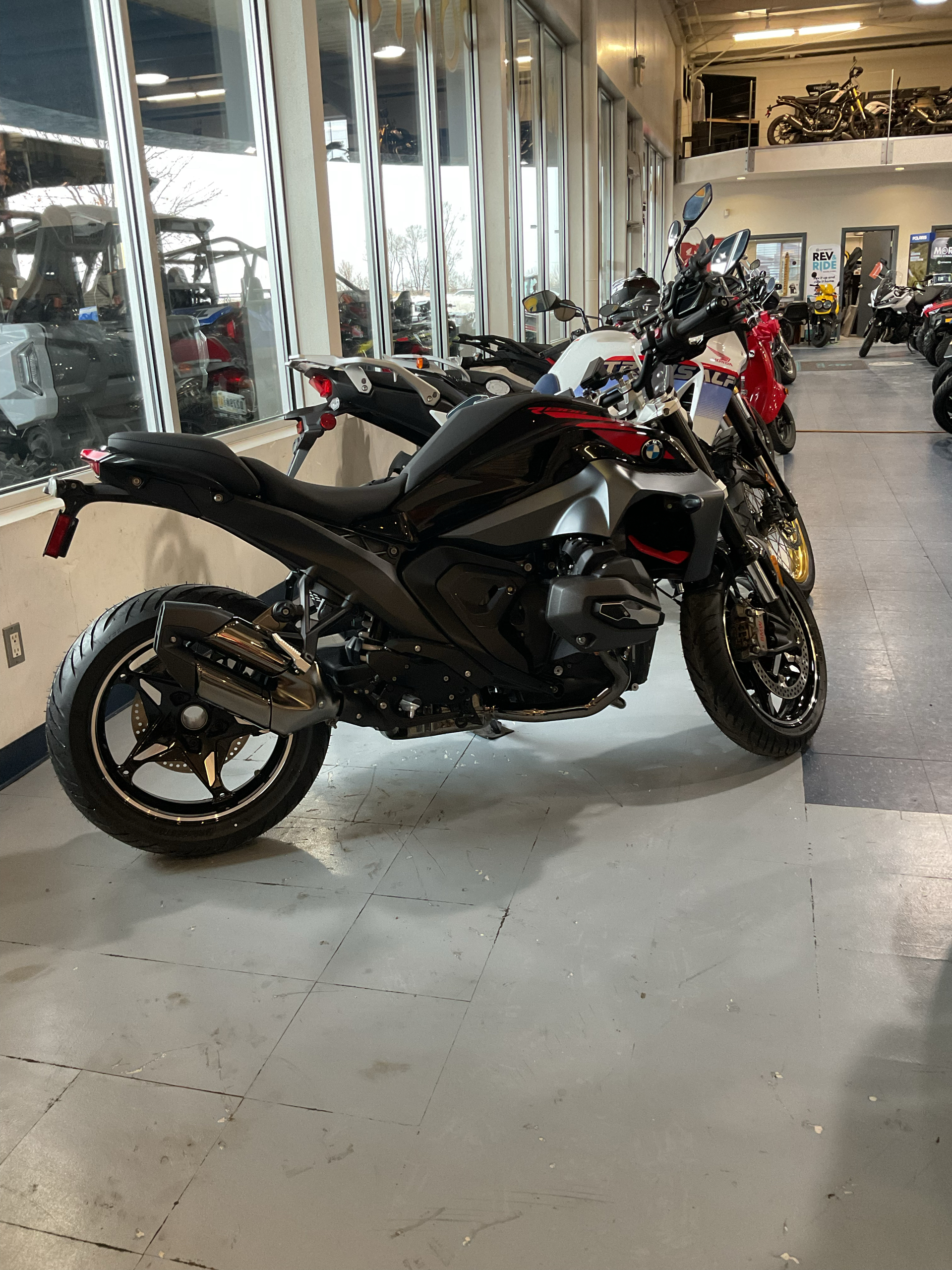 2026 BMW R 1300 R 2
