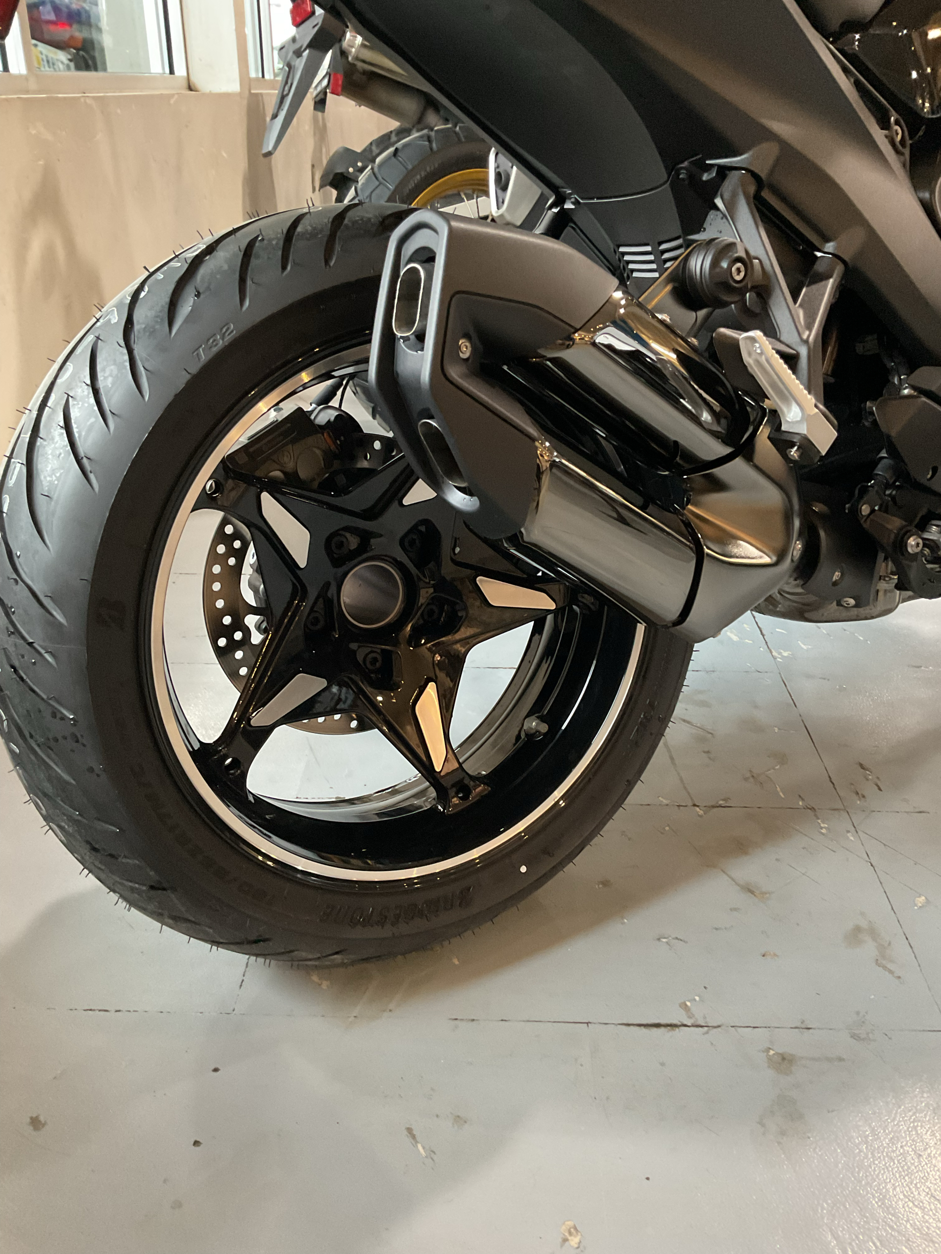 2026 BMW R 1300 R 3