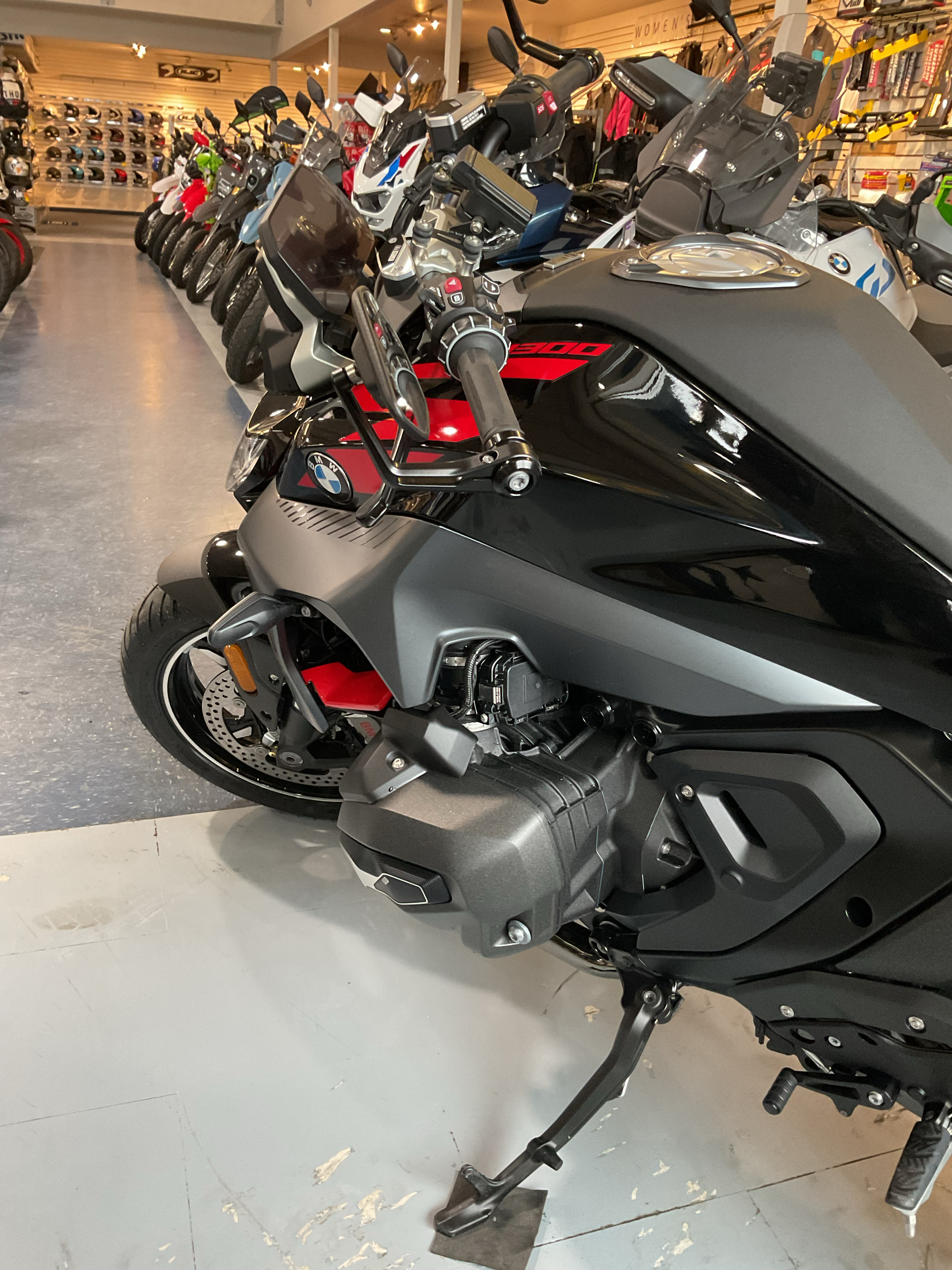 2026 BMW R 1300 R 6