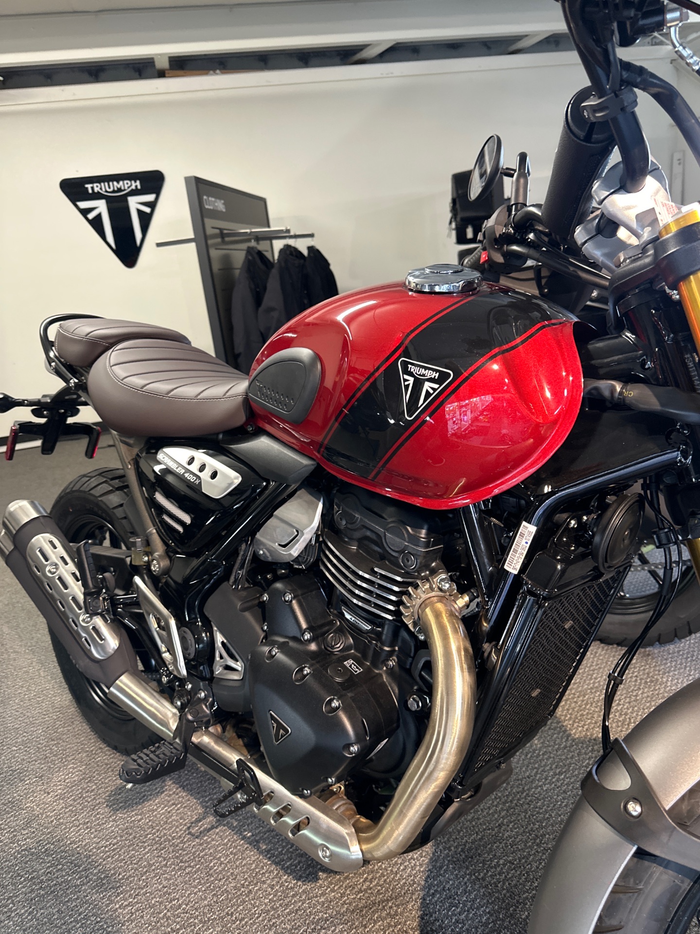 New 2025 Triumph Scrambler 400 X Carnival Red / Phantom Black