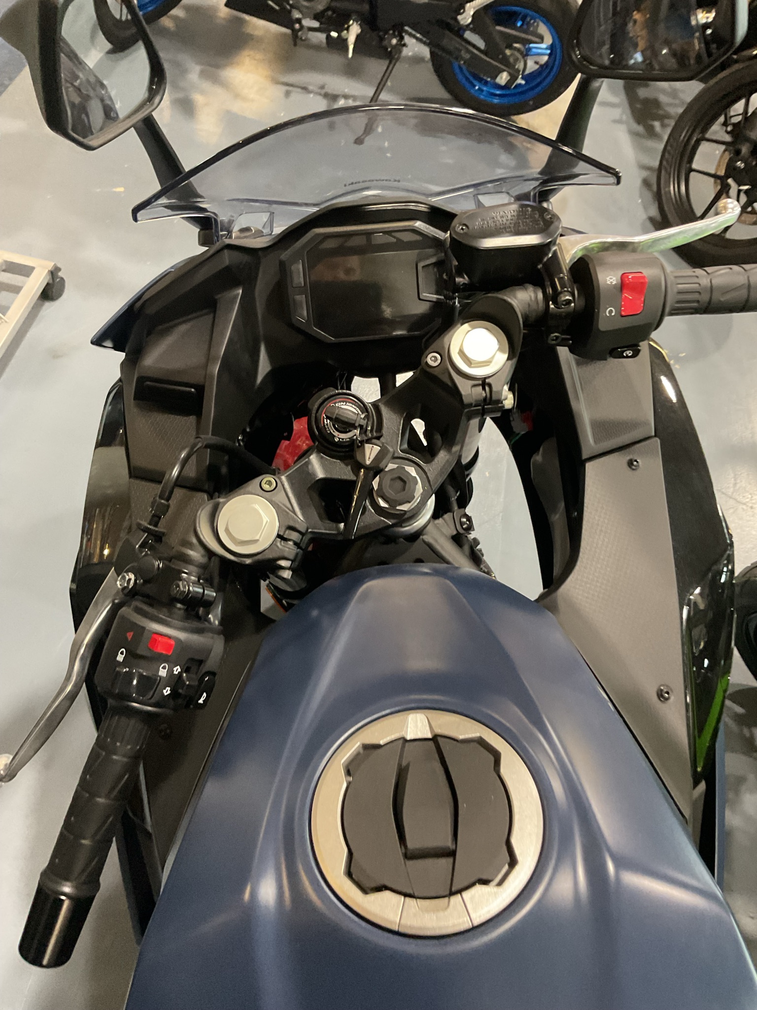2026 Kawasaki Ninja® 500 ABS 5