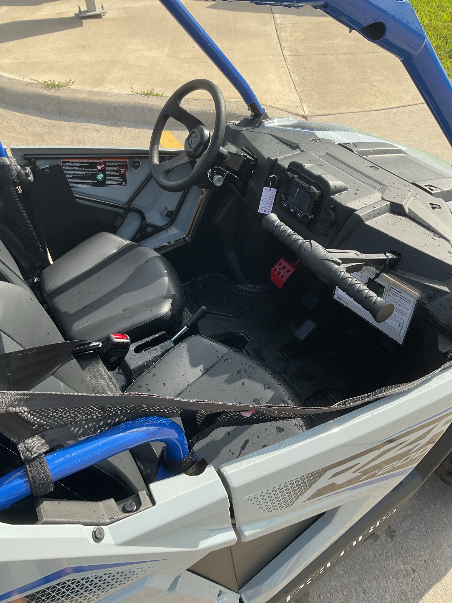 2026 Polaris RZR 200 EFI 4