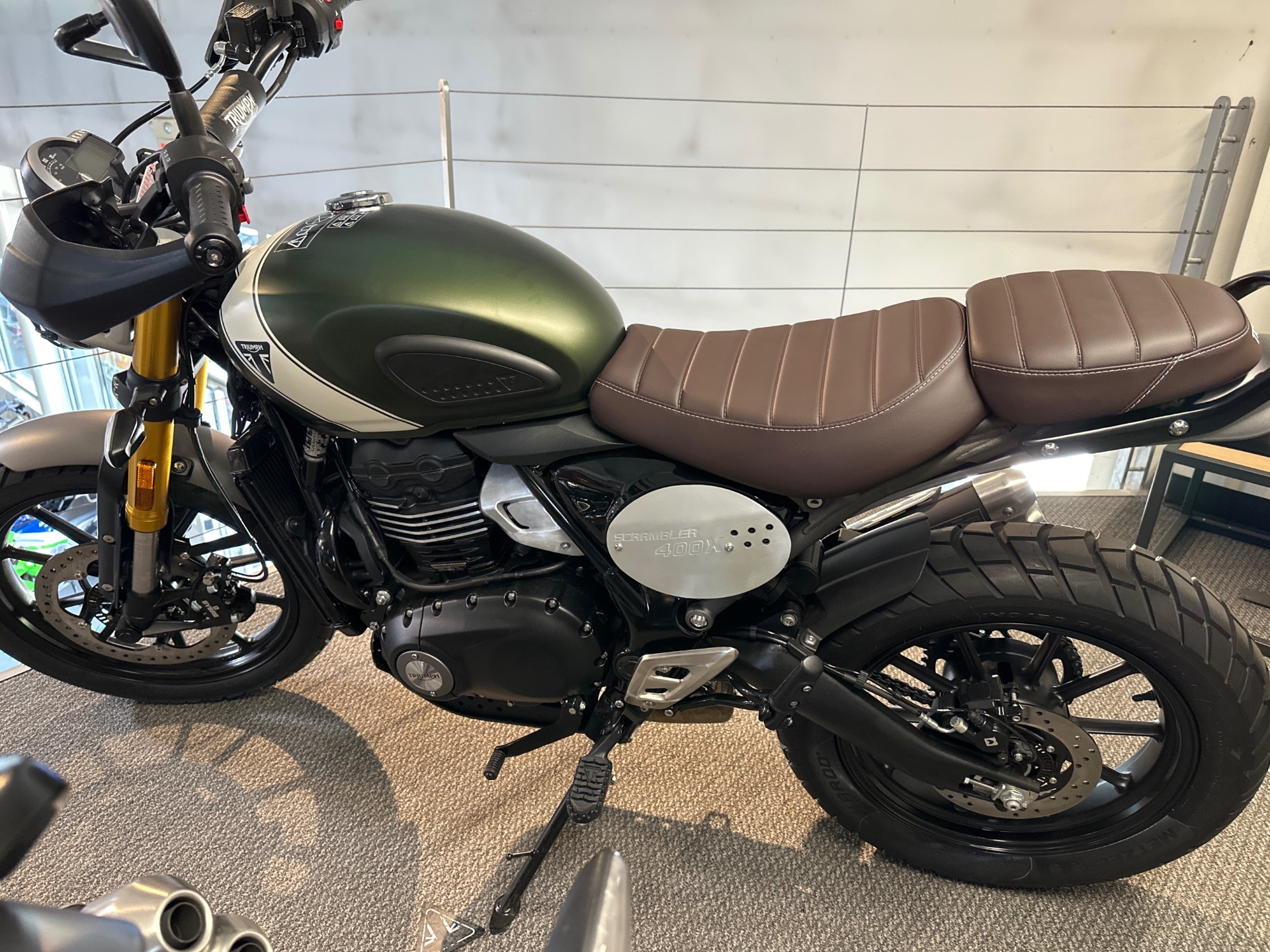 New 2025 Triumph Scrambler 400 X Matte Khaki Green / Fusion White
