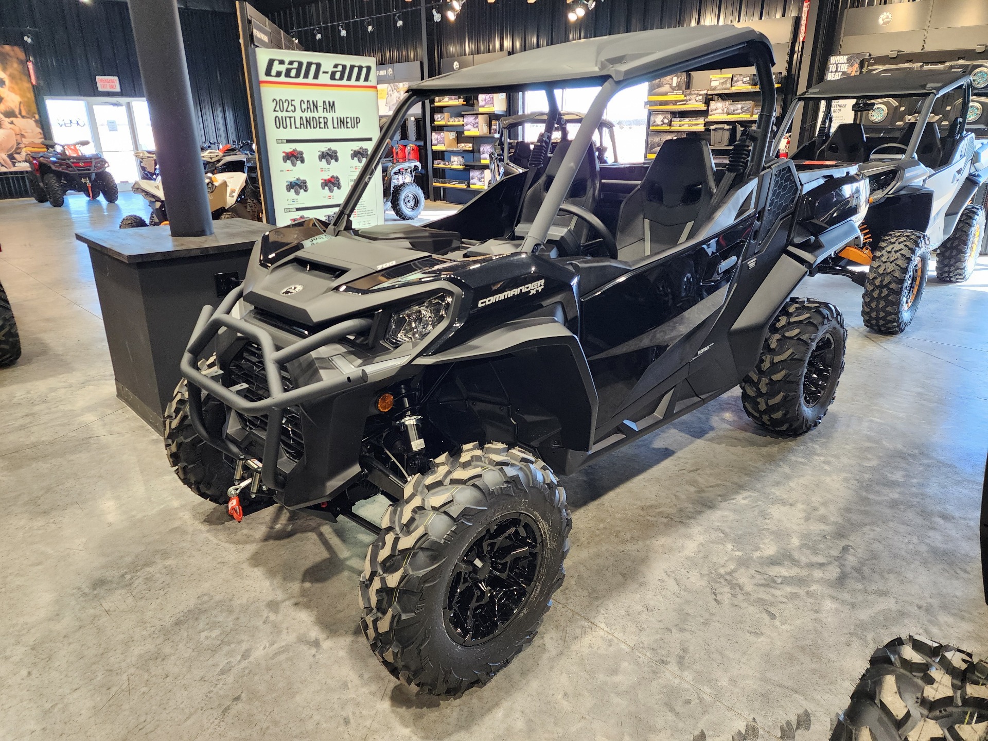 New 2025 Can-Am Commander XT 700, Fairfield IA | Specs, Price