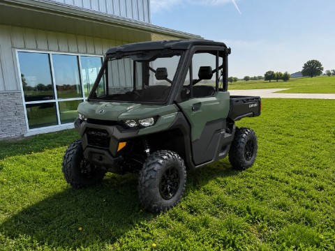 New 2026 Can-Am Defender DPS CAB, Fairfield IA | Specs, Price