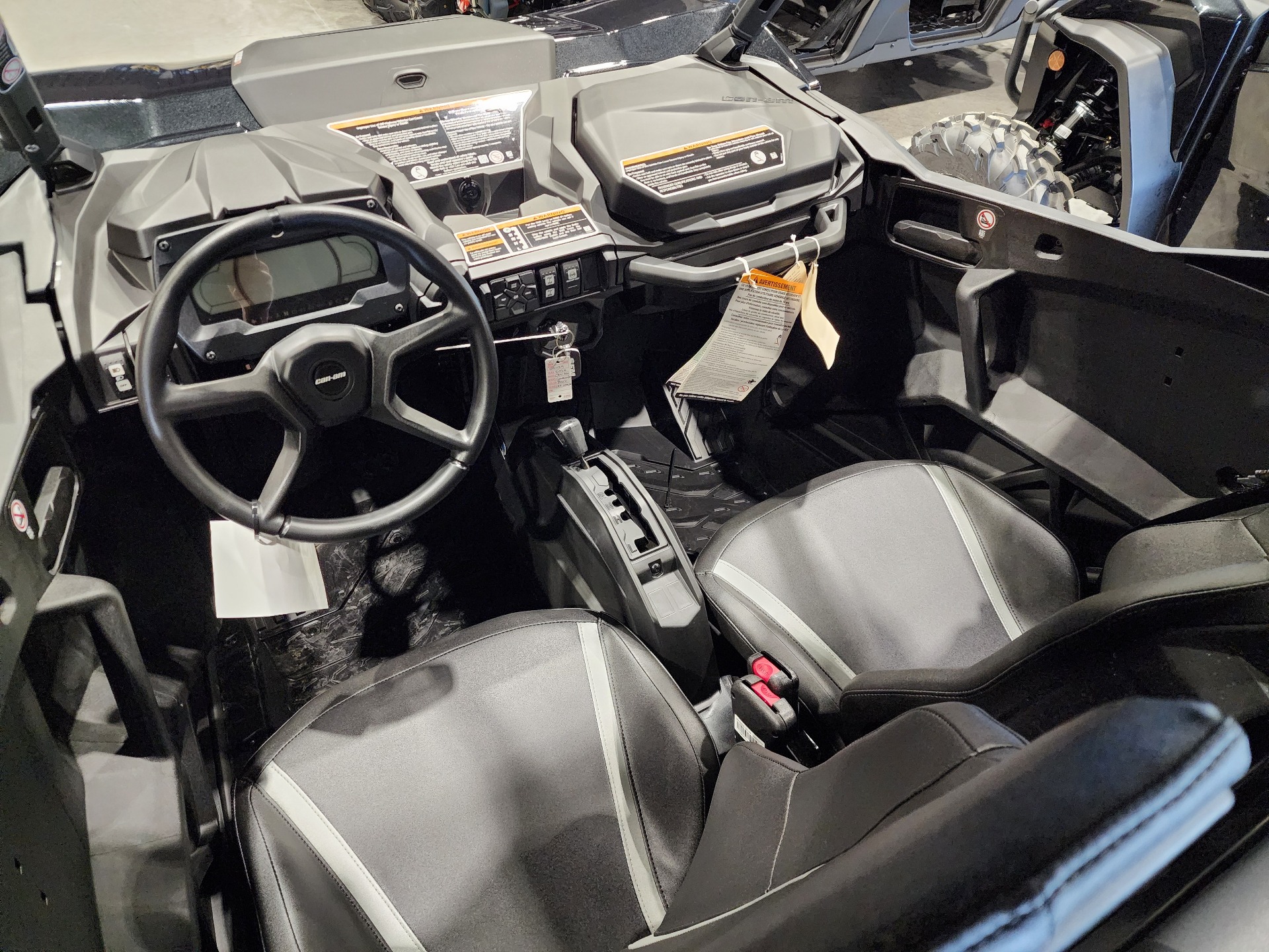 New 2025 Can-Am Commander XT 1000R, Fairfield IA | Specs, Price