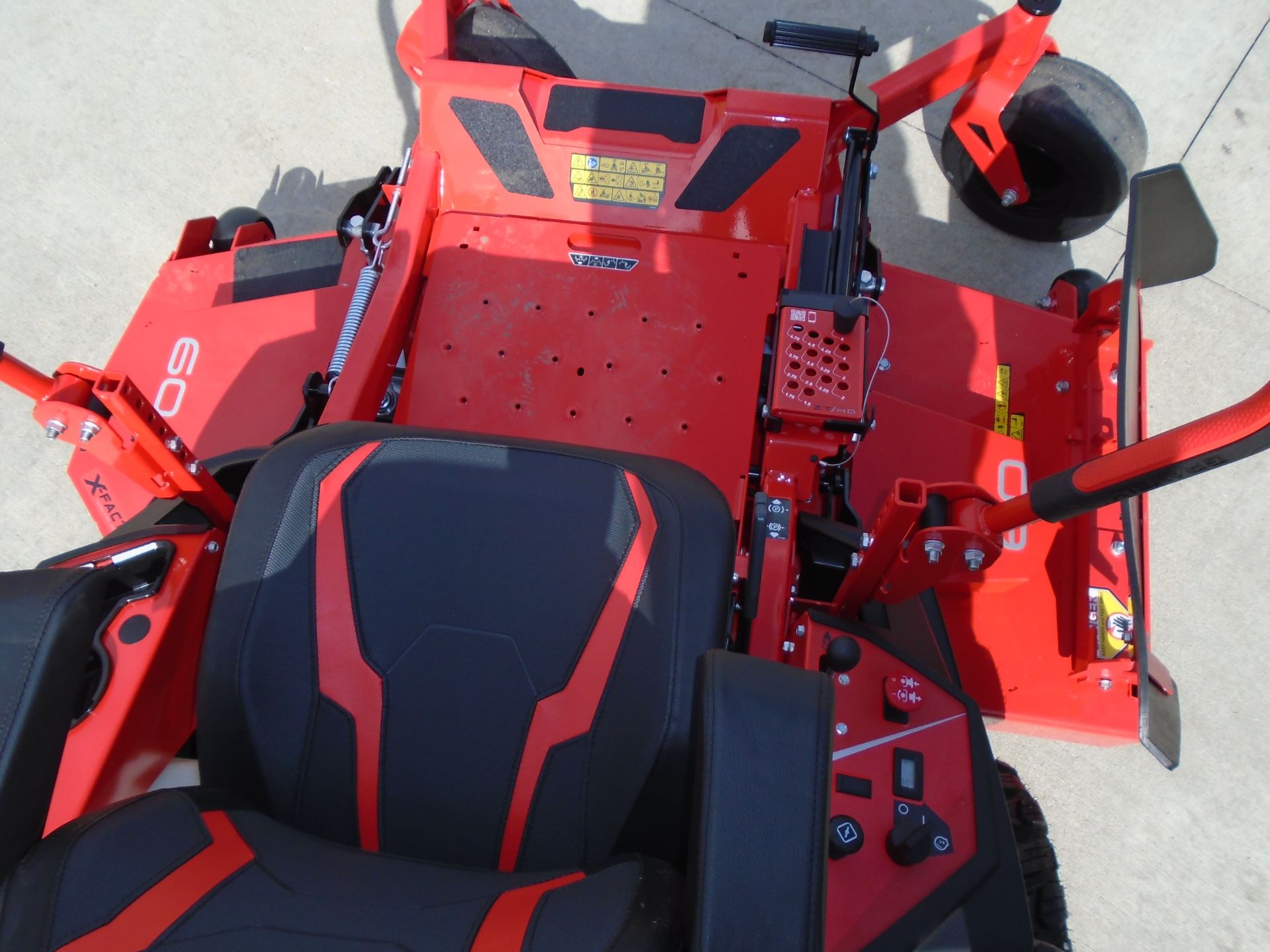 New Gravely USA ZT HD 60 in. Kawasaki FR730V 24 hp Lawn Mowers