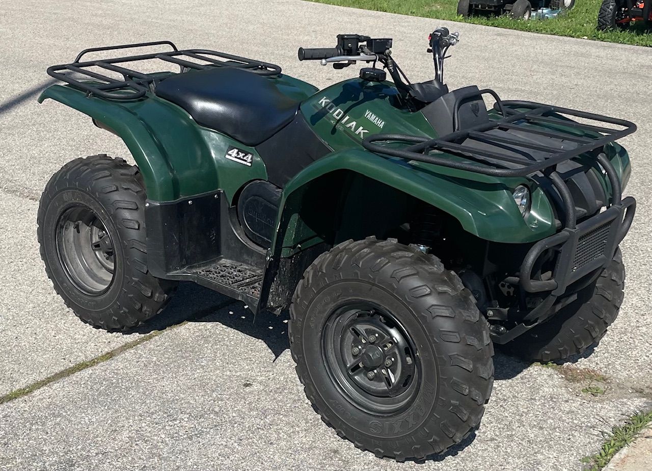 2004 Yamaha Kodiak 400 in Port Washington, Wisconsin - Photo 1