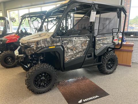 2026 Honda Pioneer 1000-5 Deluxe — photo 1 of 12