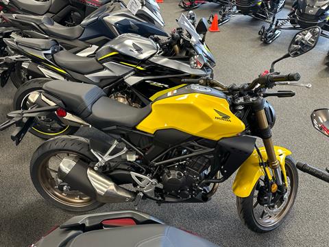 Kon Khmer Fc426 9/7★HONDA ホンダ EX300 New 2024 Honda CB300R ABS Pearl Dusk Yellow | Motorcycles in