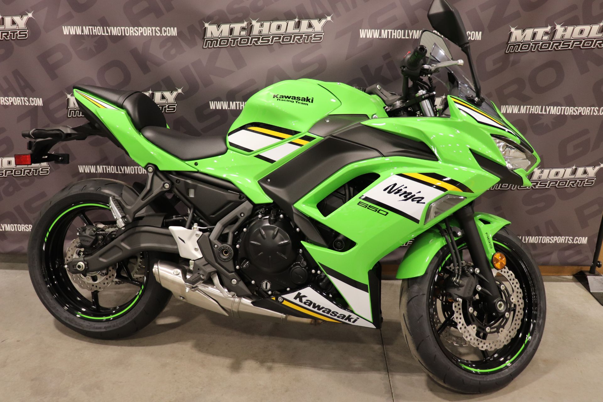 き*可様 AL KAPONE New 2025 Kawasaki Z650 ABS, De Pere WI | Specs, Price, Photos