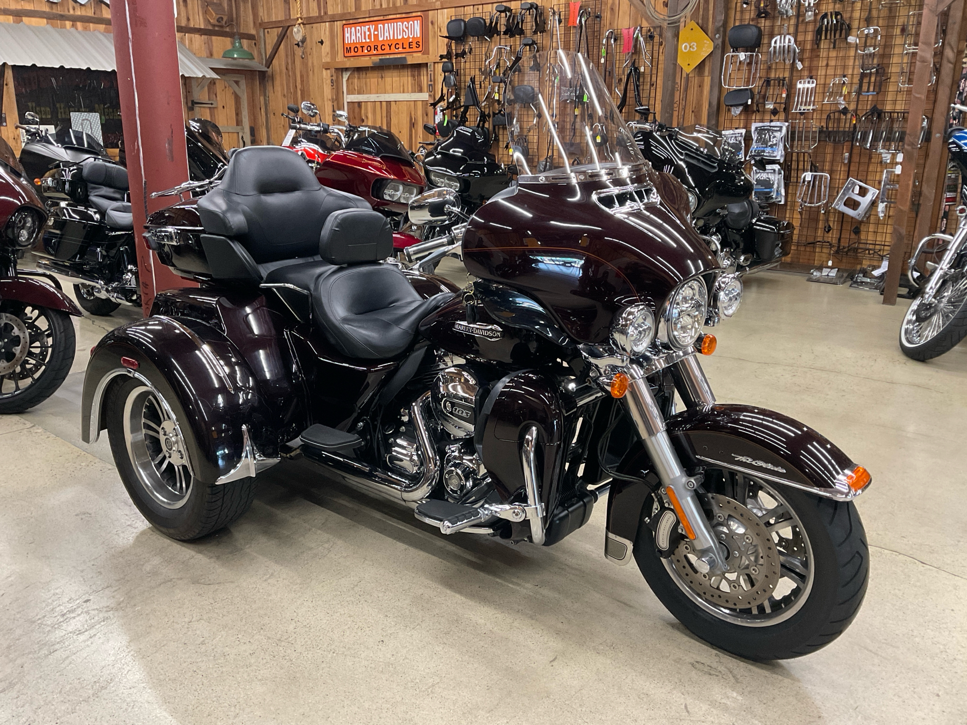 New 2014 Harley-Davidson Tri Glide® Ultra, Anaheim CA Specs