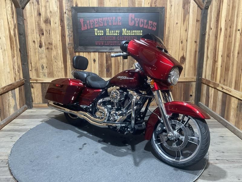 2016 Harley-Davidson Street Glide® Special 3
