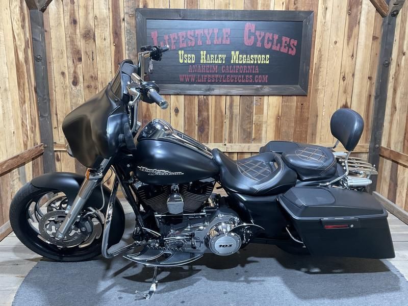 2013 Harley-Davidson Street Glide® 9