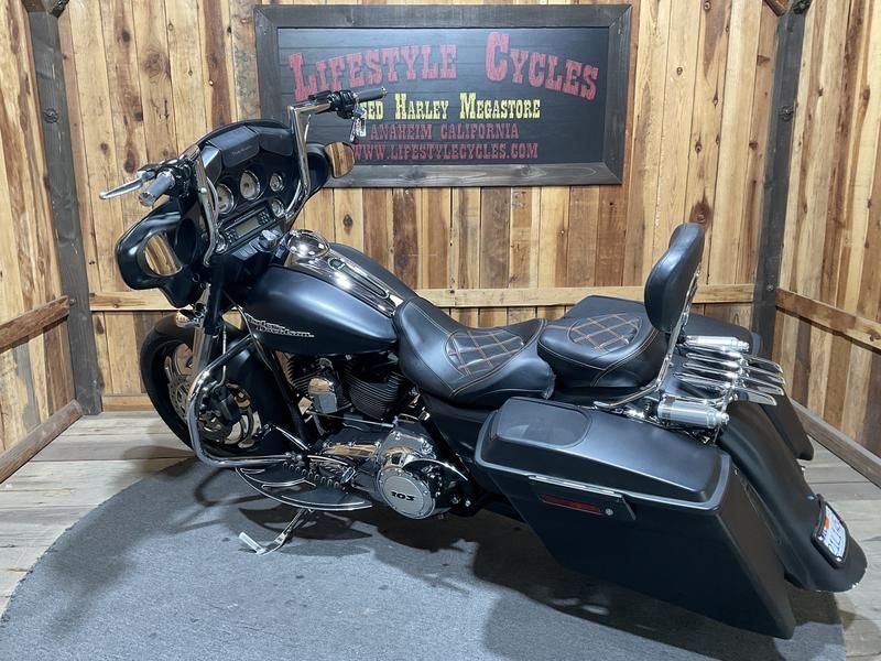 2013 Harley-Davidson Street Glide® 10