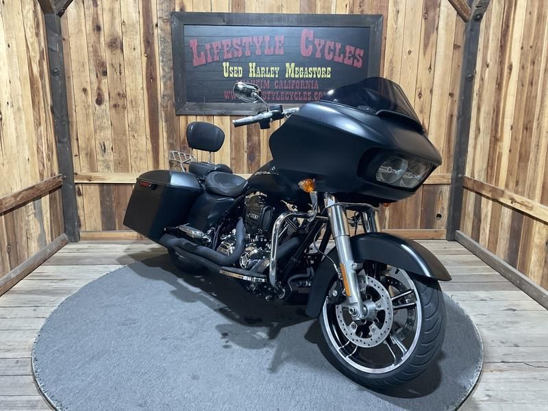 2016 Harley-Davidson Road Glide® 4