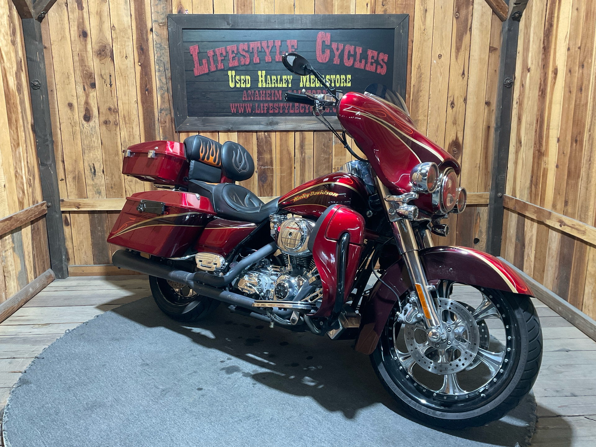 Used 2005 Harley-Davidson FLHTCSE2 Screamin