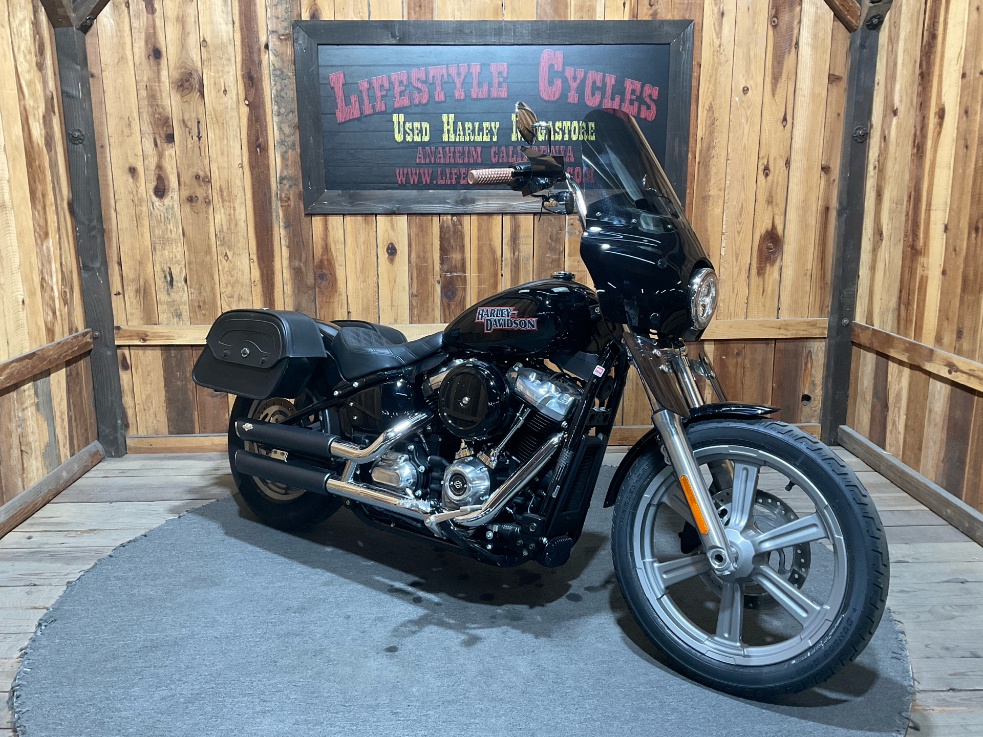 2022 Harley-Davidson Softail Standard