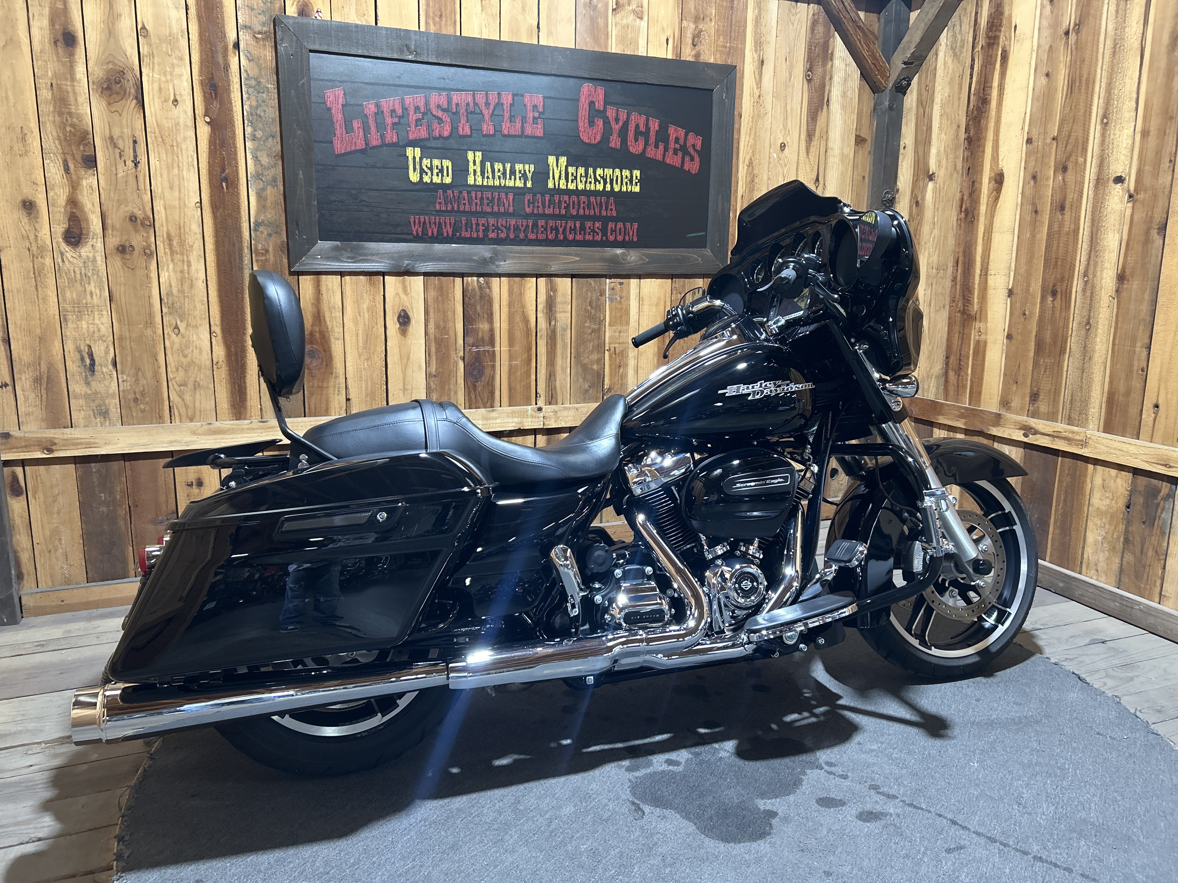 2017 Harley-Davidson Street Glide Special