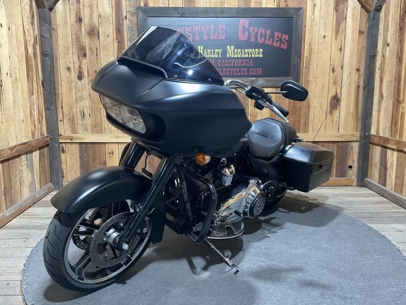 2015 Harley-Davidson Road Glide® 7