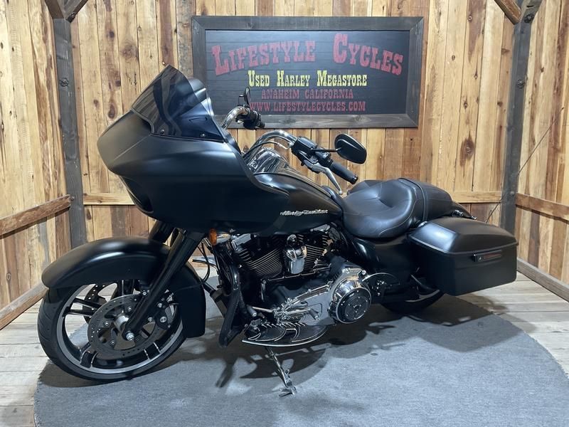 2015 Harley-Davidson Road Glide® 8