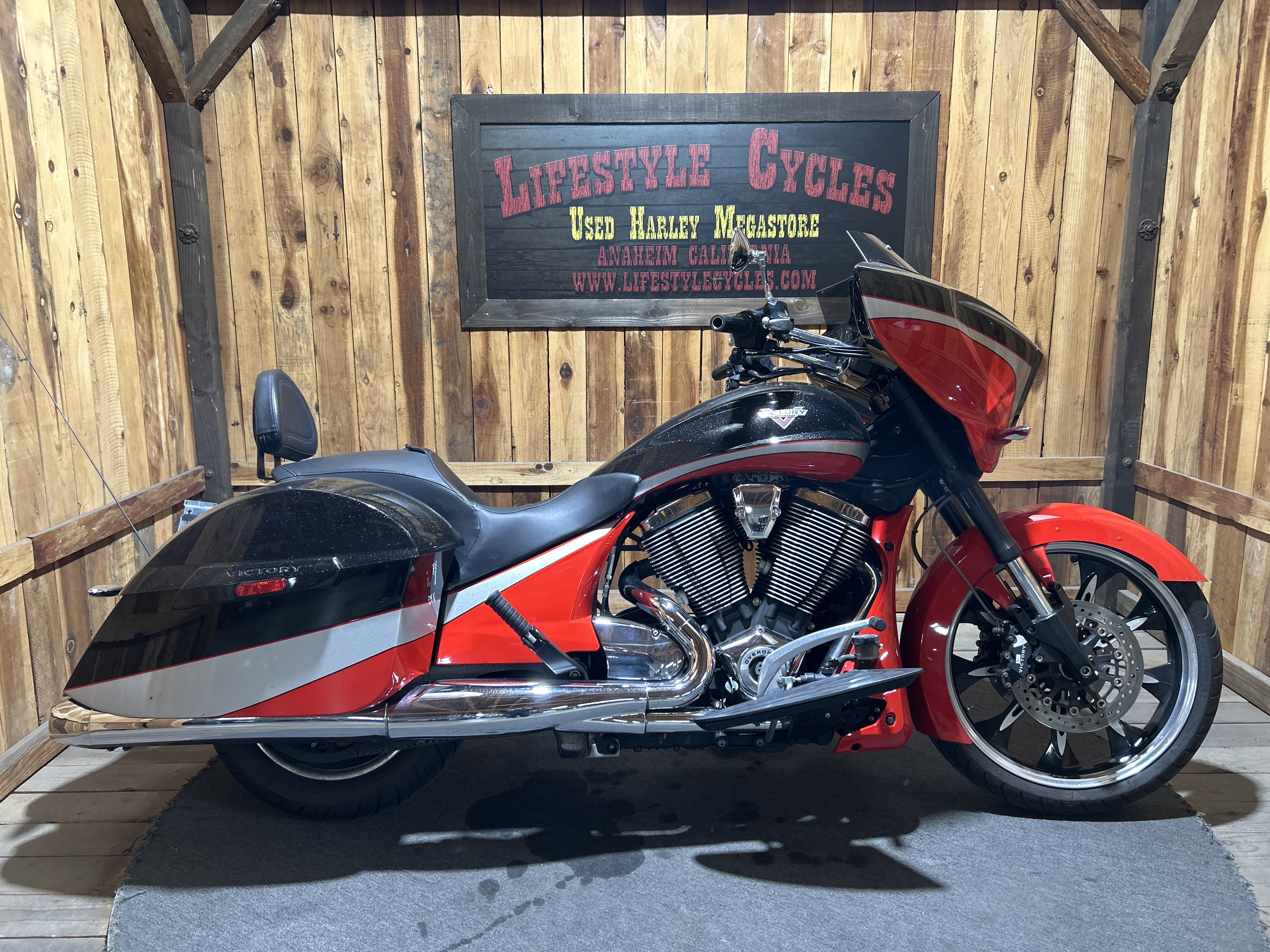 2016 Victory Magnum