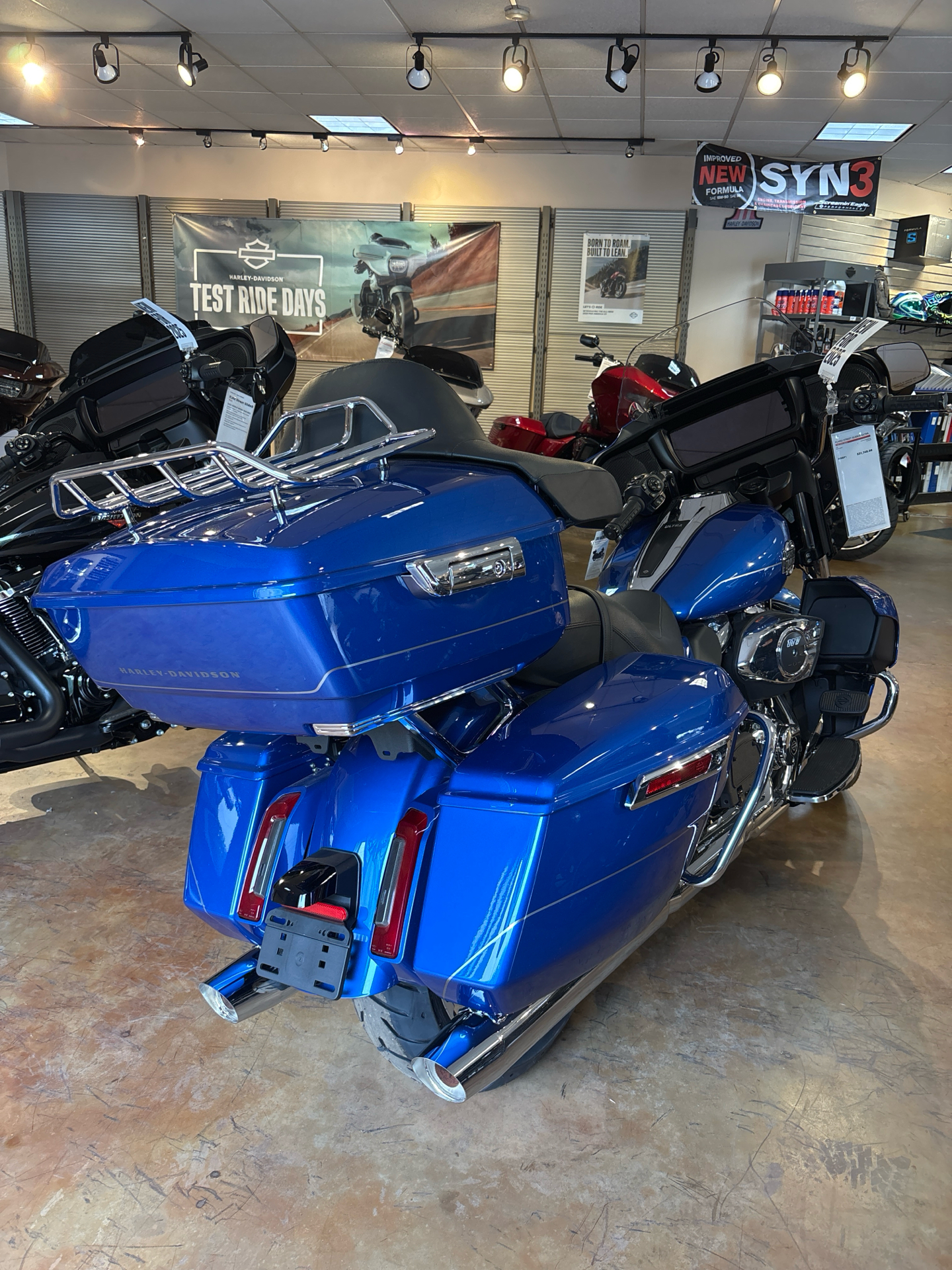 New 2025 Harley-Davidson Street Glide® Blue Burst (Chrome Finish