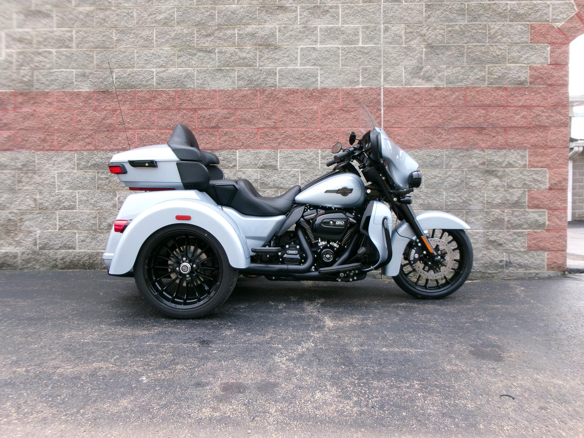 New 2025 Harley-Davidson Tri Glide® Ultra Atlas Silver Metallic