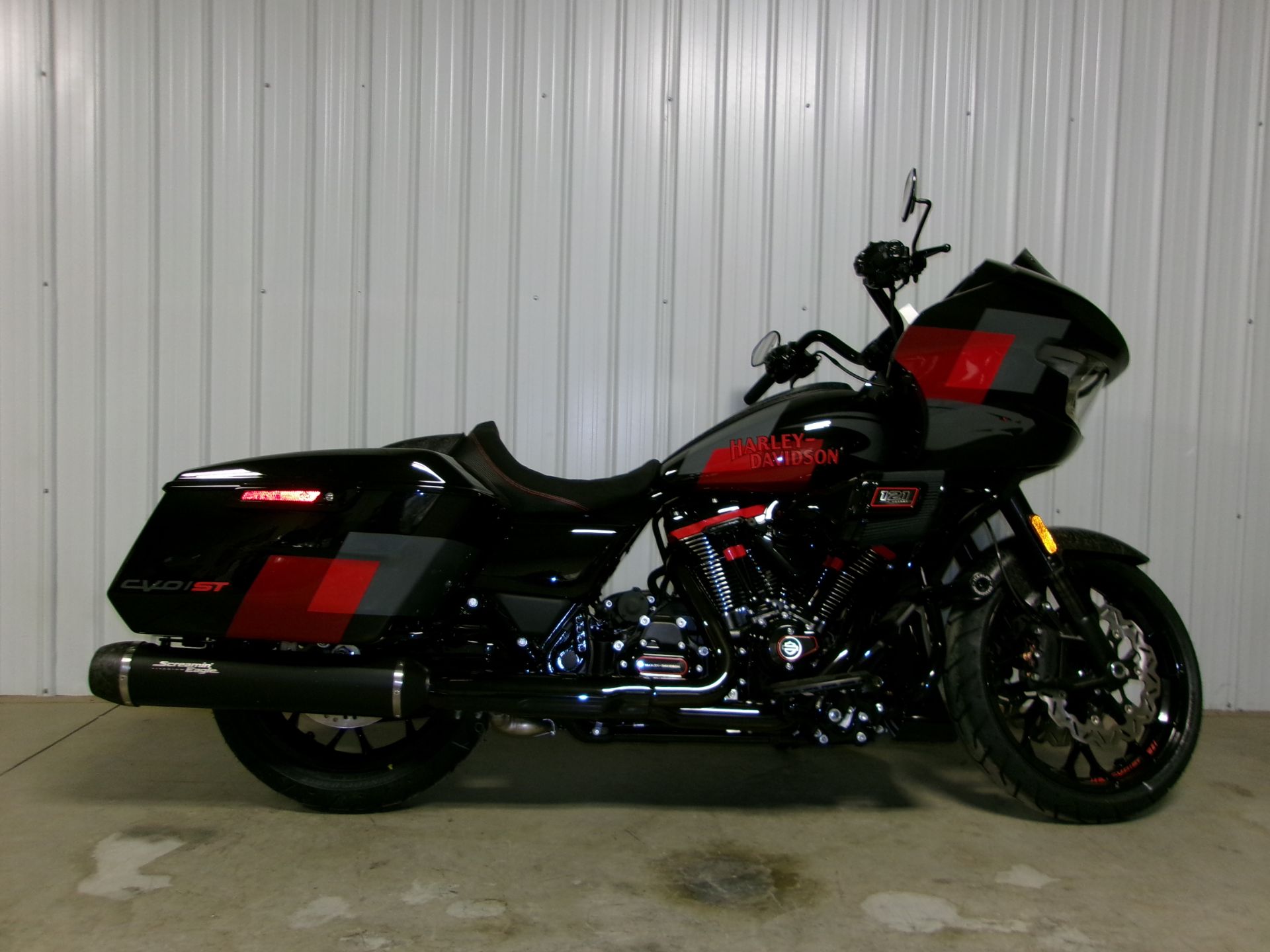 New 2025 Harley-Davidson CVO™ Road Glide® ST Hot Lap | Motorcycles