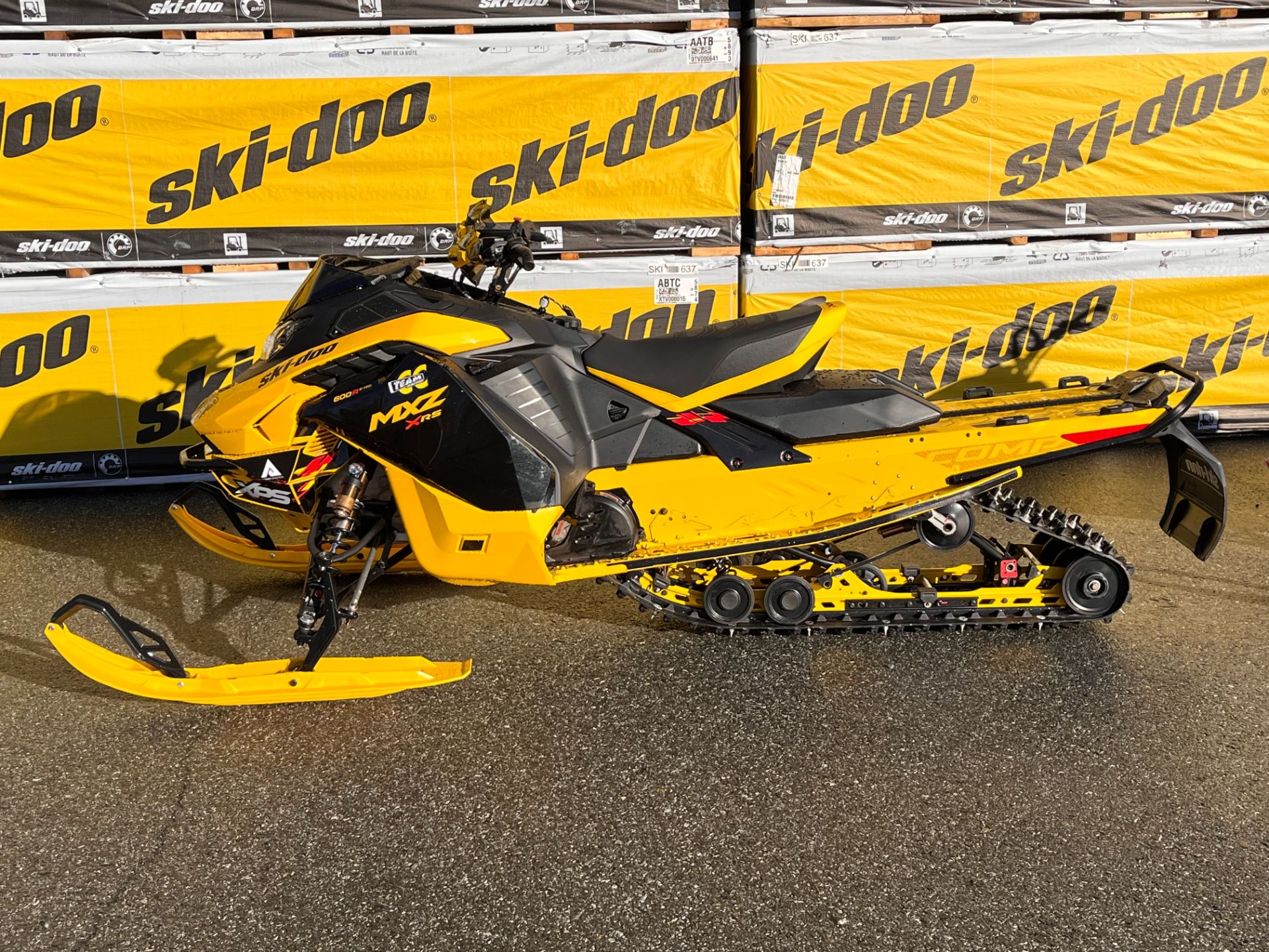 Certified Pre-Owned 2025 Ski-Doo MXZ- XRS competition 600 R