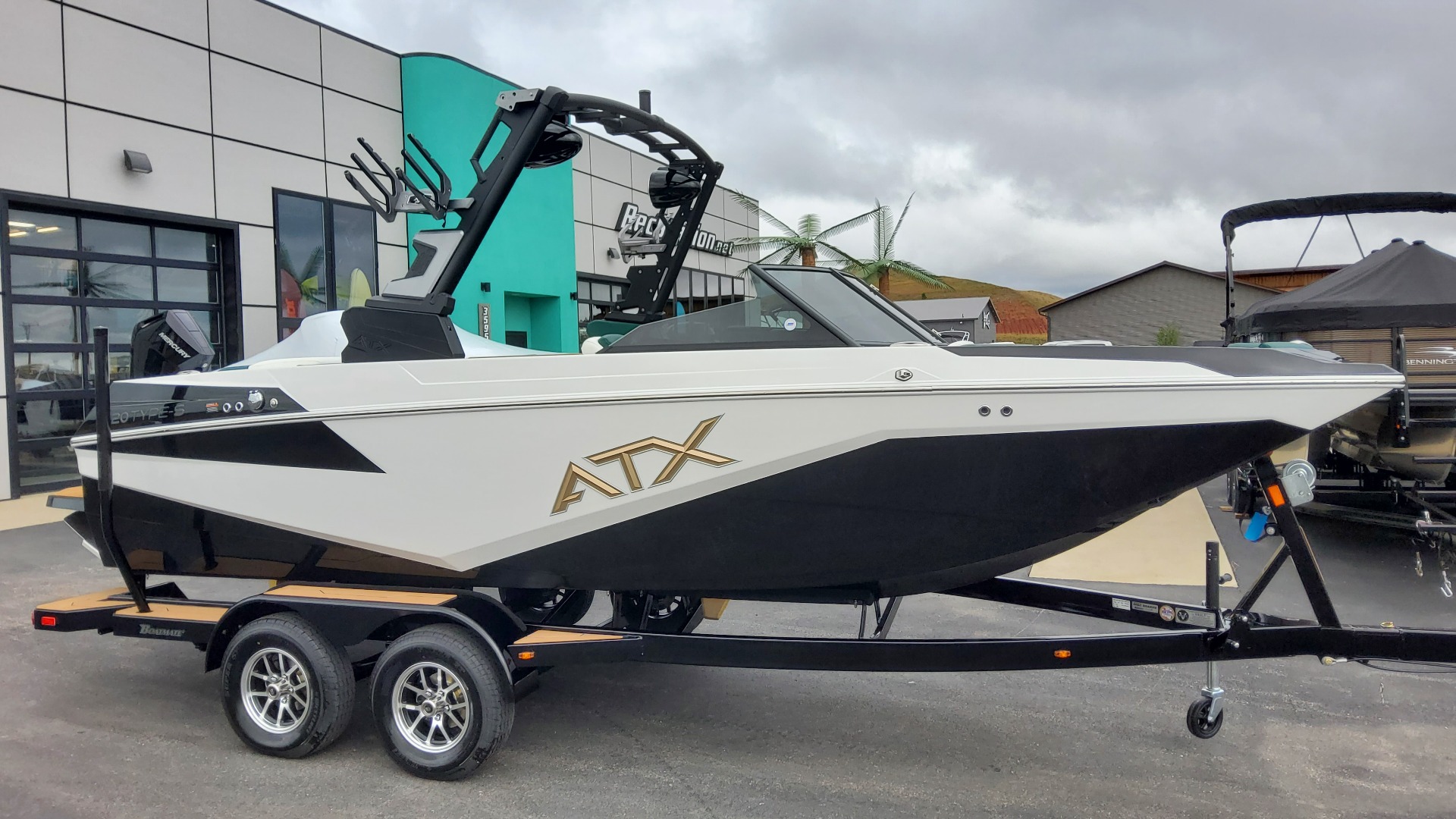 ダイワ　SEAPOWER 50-310 Mini Boat 20-240 2024 Axis T250 Power Boats Inboard Memphis Tennessee BAX2409