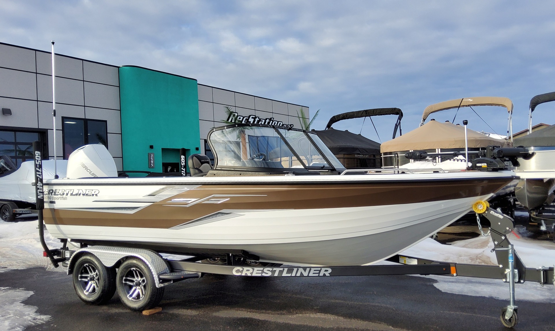 New 2024 Crestliner 2050 Sportfish Power Boats Outboard in