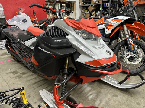 2021 Ski-Doo Summit X Expert 165 850 E-TEC Turbo SHOT — photo 1 of 28