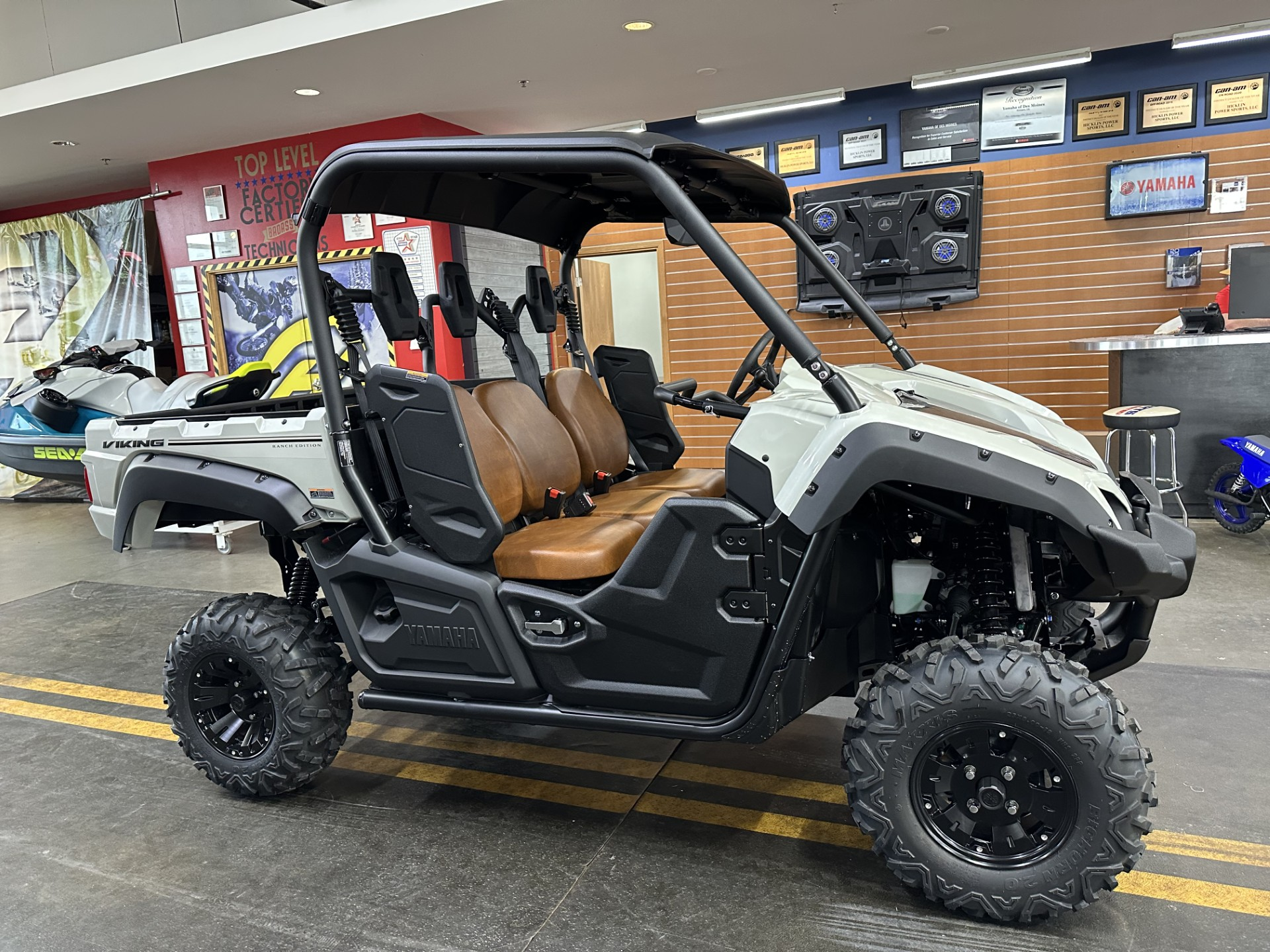 New 2025 Yamaha Viking EPS Ranch Edition Winter White | Utility ...