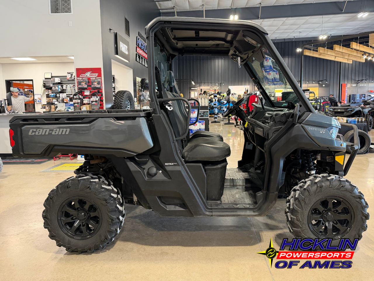 2024 Can-Am Defender XT HD10
