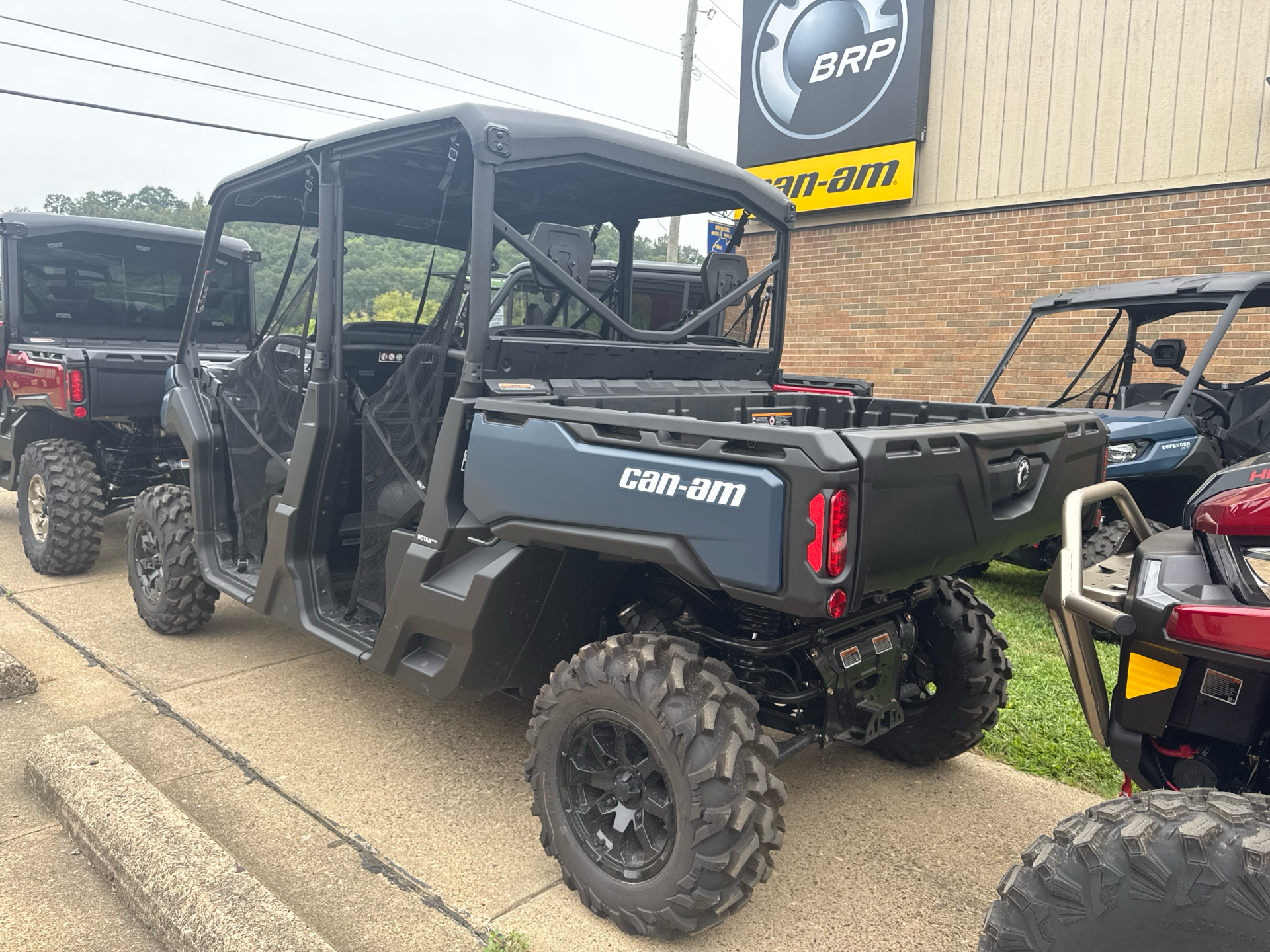 2025 Can-Am Defender MAX XT HD10 in Charleston, West Virginia - Photo 4