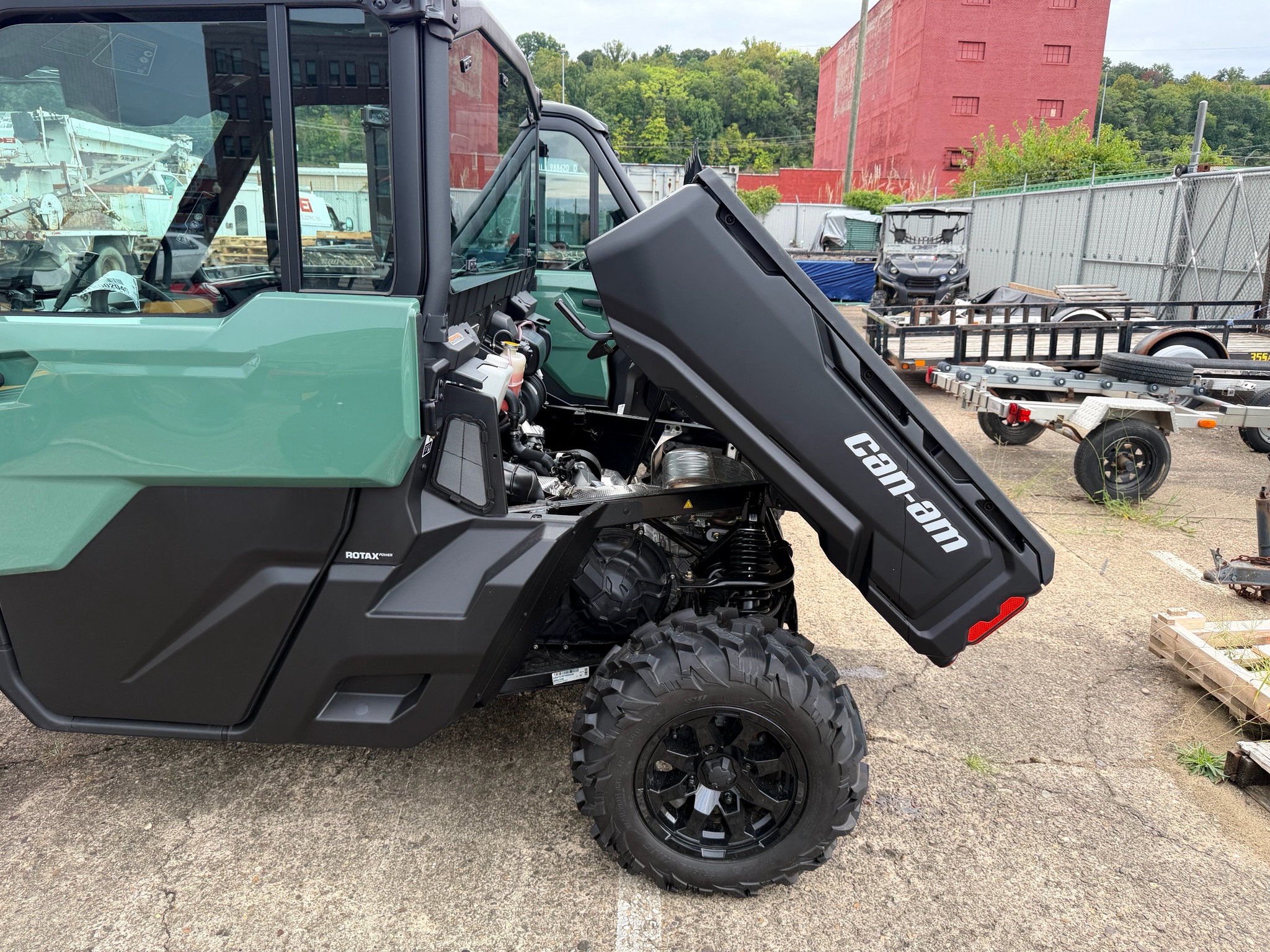 2026 Can-Am™ Defender DPS CAB HD10 4