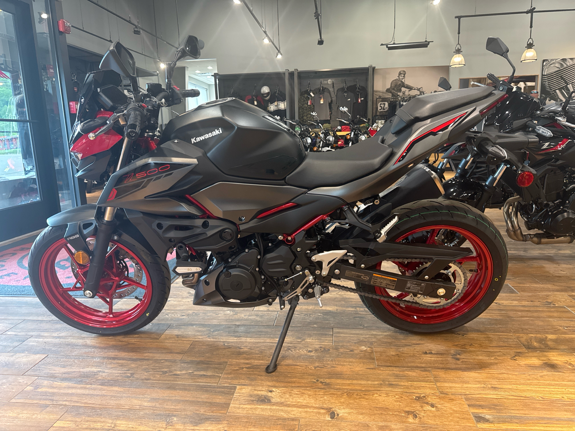 New 2025 Kawasaki Z500 SE ABS, Mineral Wells WV | Specs, Price