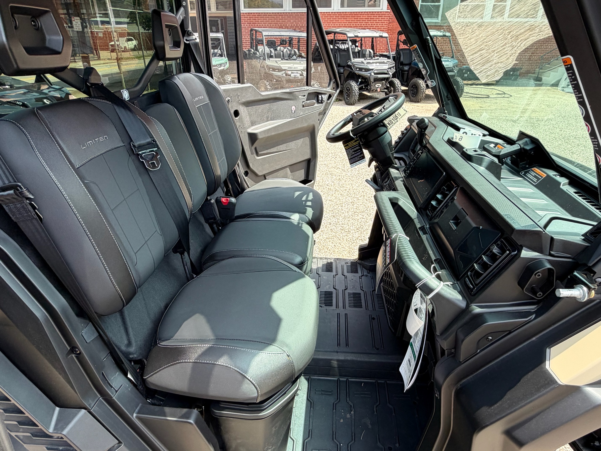 2026 Can-Am™ Defender Limited HD11 7