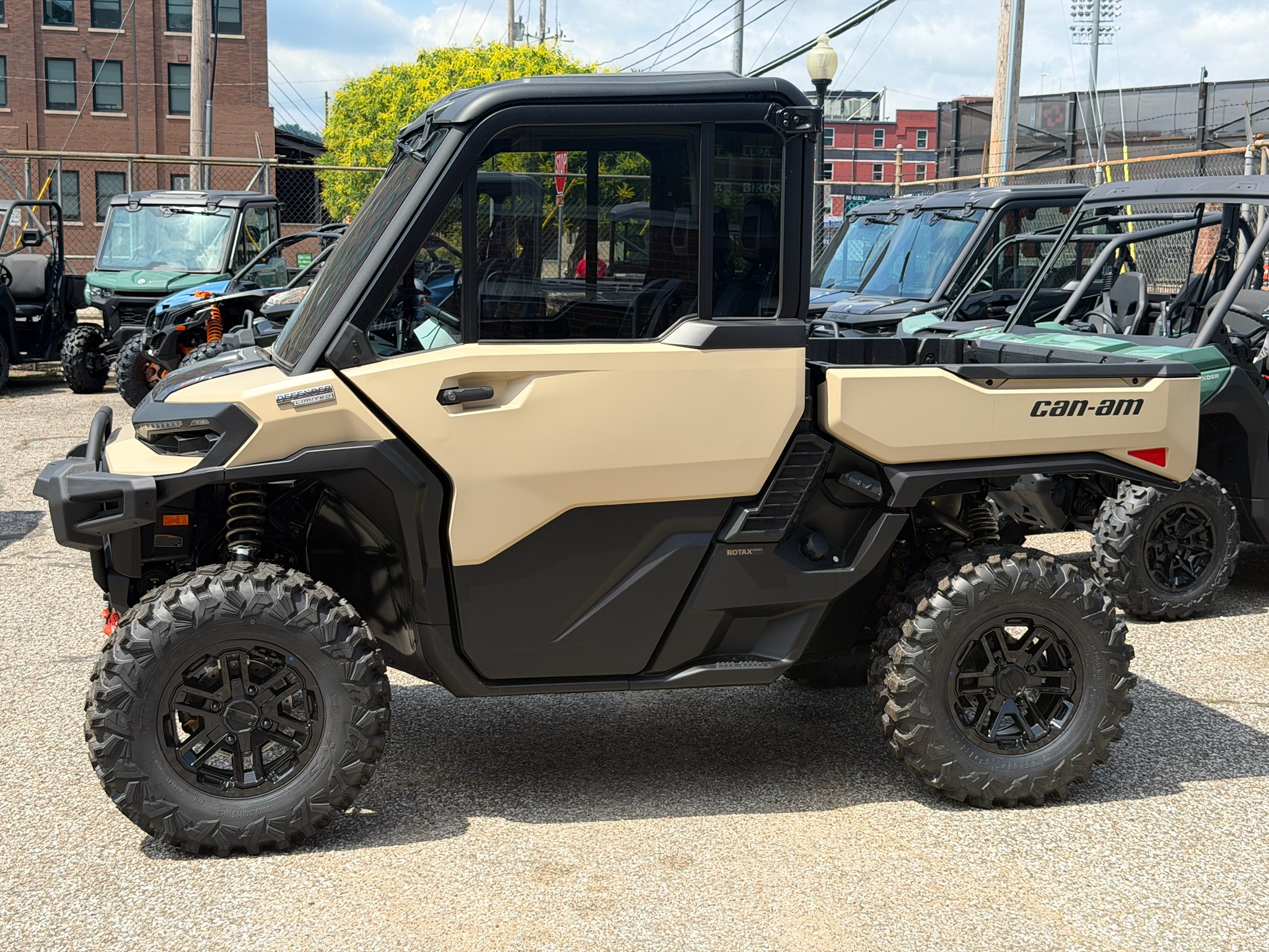 2026 Can-Am™ Defender Limited HD11 2