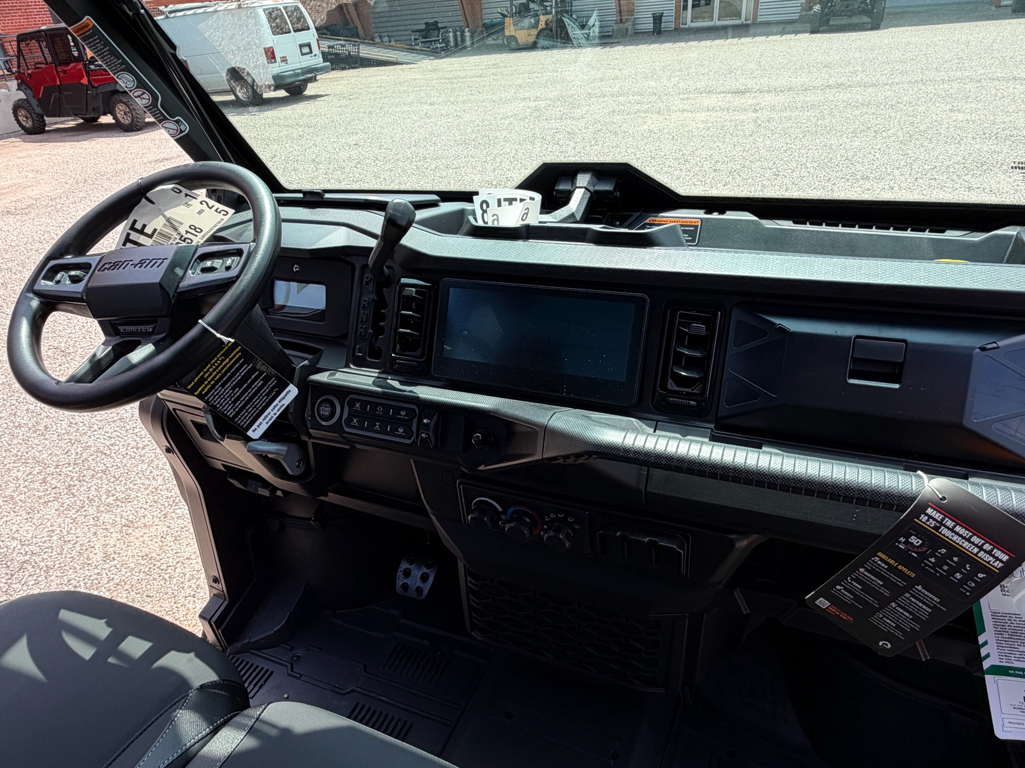 2026 Can-Am™ Defender Limited HD11 6
